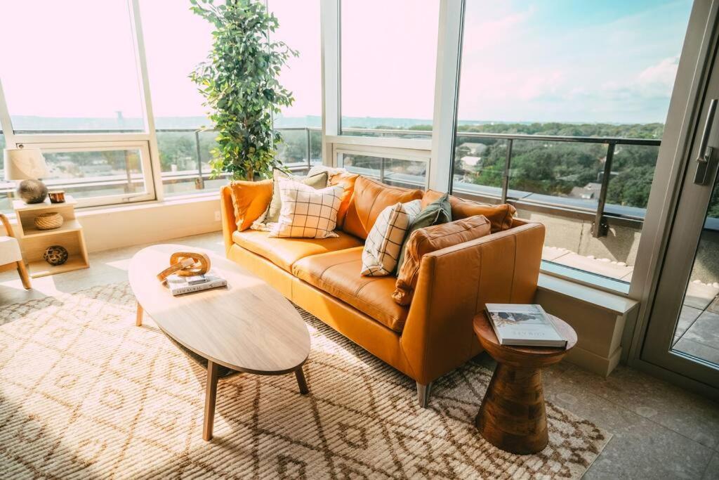 New Luxury 2Br Penthouse Apt In Central Halifax Bagian luar foto