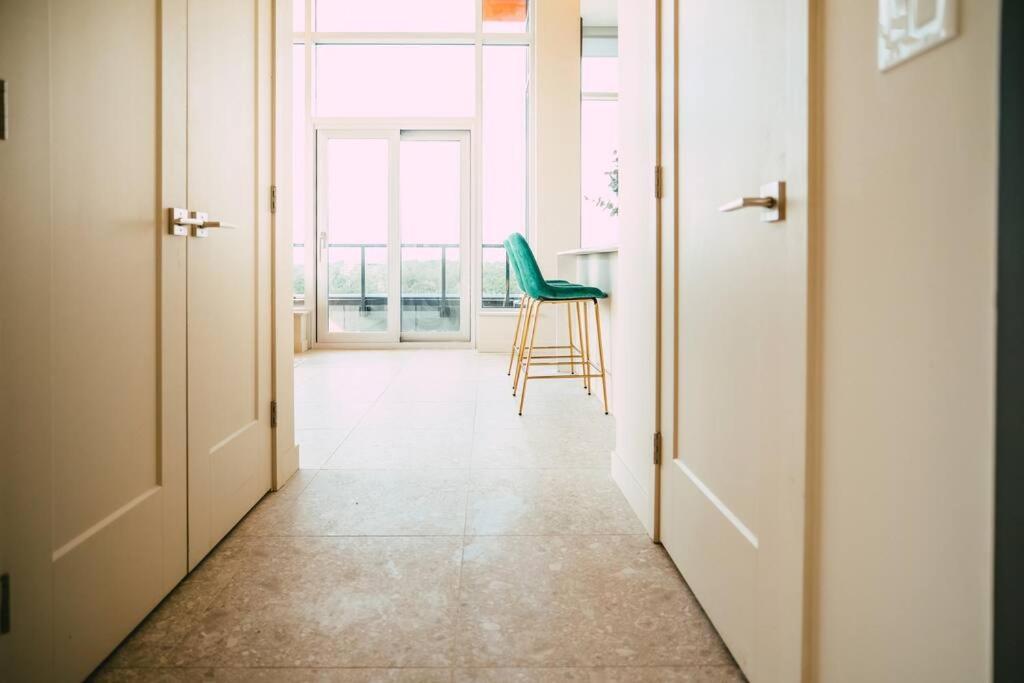 New Luxury 2Br Penthouse Apt In Central Halifax Bagian luar foto