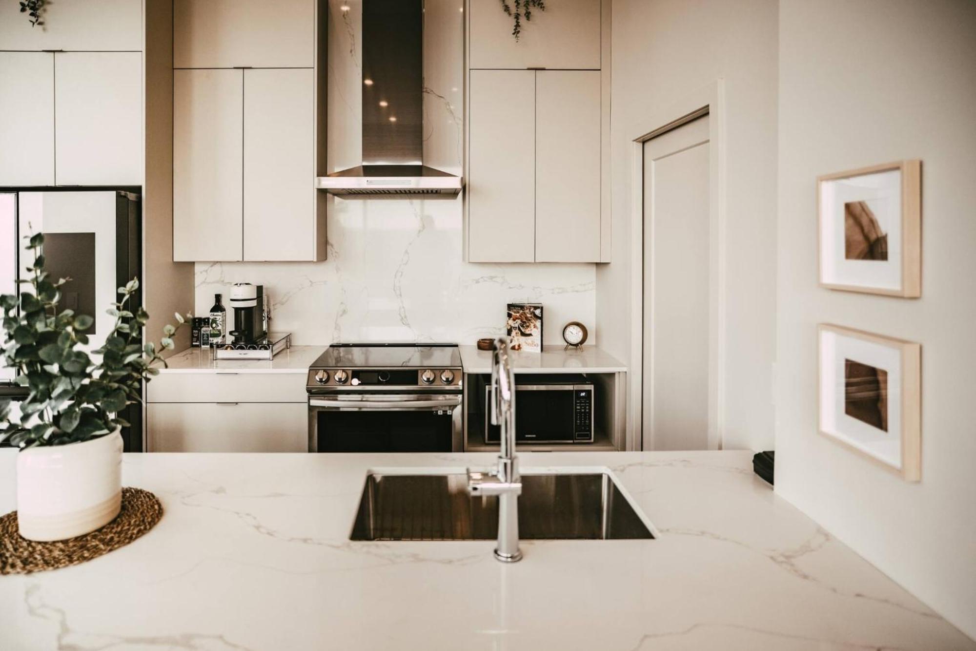 New Luxury 2Br Penthouse Apt In Central Halifax Bagian luar foto